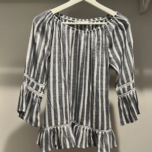 Beautiful white and Gary colour top COTTON very good condition